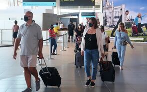 turistas, turismo, aeroporto, viajantes, viagens