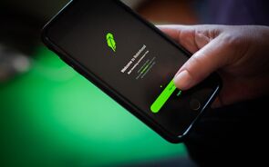 Robinhood estreia-se em bolsa a valer 38 dólares por ação