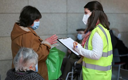 Portugal volta a bater recorde de vacinas administradas contra a covid-19