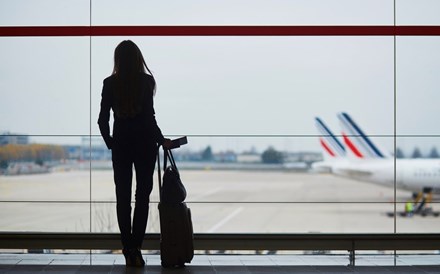Agências de viagens online 'low cost' cobram tarifas ilegais aos clientes