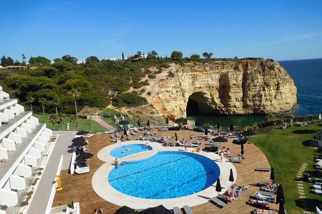 Hotelaria algarvia estima superar na Páscoa ocupação de 2019 