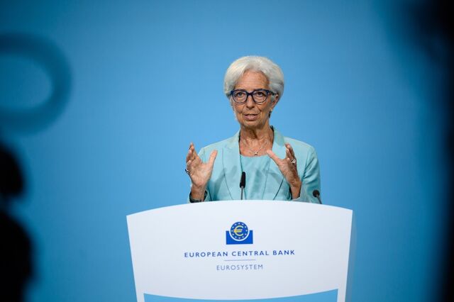 'Não é tapering'. Lagarde garante que desaceleração da compra de dívida é só 'recalibrar'