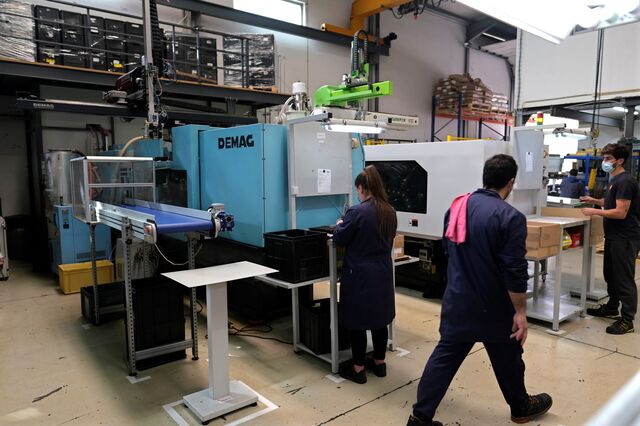 Empresas pequenas fizeram mais pedidos de 'lay-off'