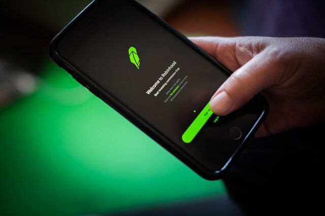 Gigante da corretagem 'low-cost' Robinhood lança negociação de criptomoedas na UE 