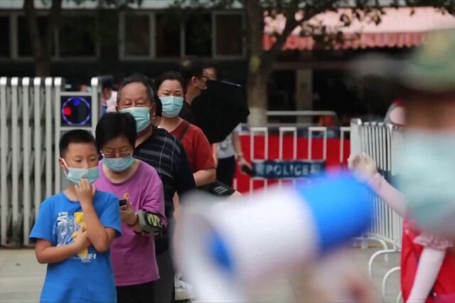 Ações de tecnológicas da China afundam depois de Pequim aprovar lei de proteção de dados