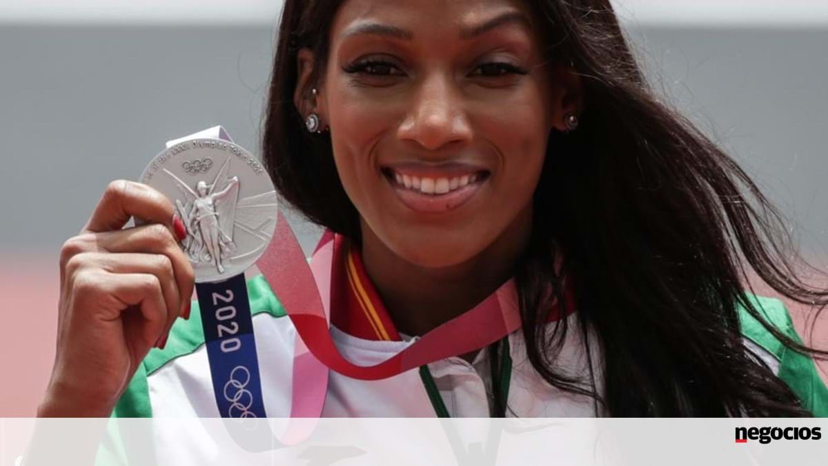Patrícia Mamona subió al podio y ganó la medalla de plata olímpica – Deporte