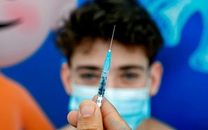 Costa prevê 70% dos menores entre 12 e 17 anos com uma dose da vacina até domingo 