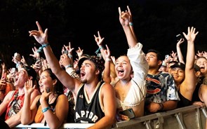 Fotografias de multidão sem máscara no Lollapalooza 2021 tornam-se virais