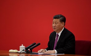 China joga política interna e externa na bolsa