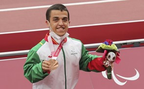 Paralímpicos: Miguel Monteiro conquista  bronze  no lançamento do peso F40