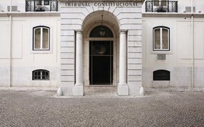 Guerra entre faculdades de Coimbra e Lisboa trava escolha de juízes no TC