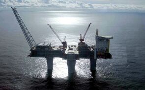 China e EUA pressionam petróleo