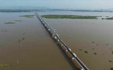 China e Rússia completam construção de primeira ponte ferroviária