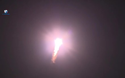 Empresa russa lança foguetão com 34 satélites