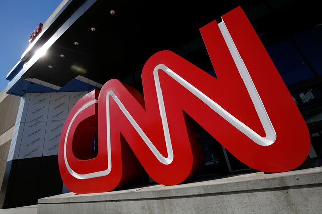 CNN despede funcionários que foram trabalhar sem estar vacinados