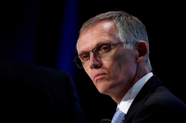 Anúncio de fim da era Carlos Tavares e saída de CFO custam mil milhões em bolsa à Stellantis