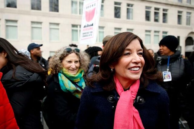 Kathy Hochul. A sucessora de Cuomo que luta pelos direitos das mulheres