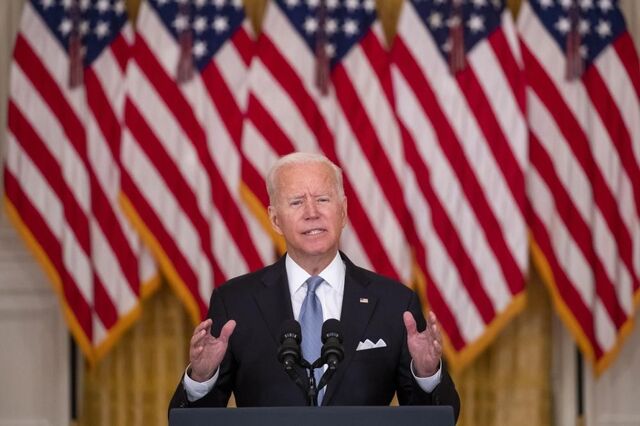 Biden pede reunião a Mácron sobre fim de contrato para Austrália adquirir submarinos