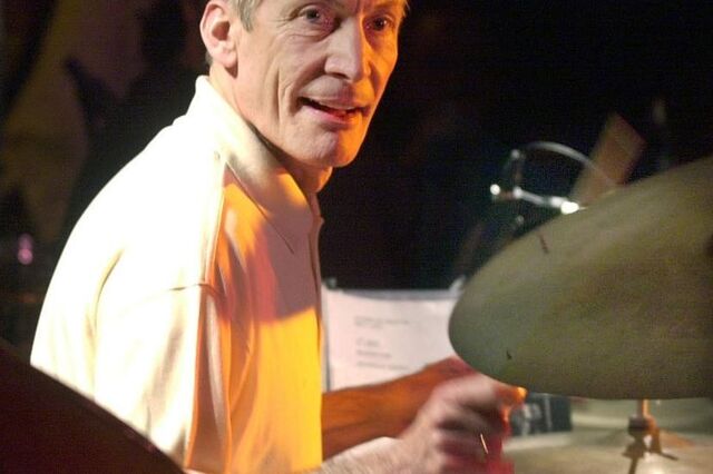 Baterista Charlie Watts dos Rolling Stones morre aos 80 anos