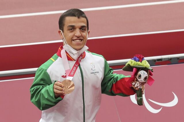 Paralímpicos: Miguel Monteiro conquista  bronze  no lançamento do peso F40