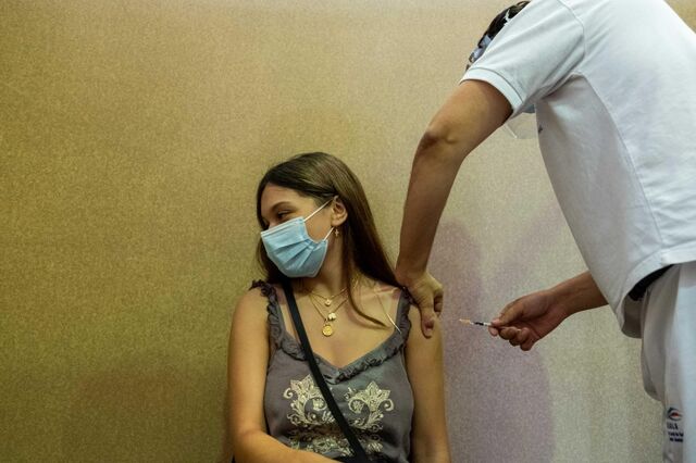 Covid-19: Perto de oito milhões de pessoas com vacinação completa em Portugal