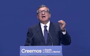 Durão Barroso pede 'centro forte' contra extremismos de esquerda e de direita 