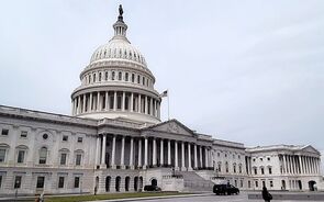 Senado aprova mega plano fiscal de 3,3 biliões de dólares de Trump