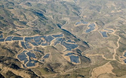 Maior central solar do país entra em funcionamento