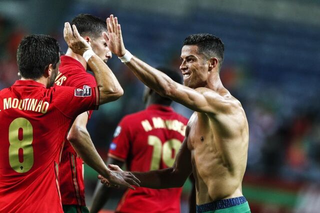 Bis de Ronaldo dá vitória a Portugal e recorde a CR7