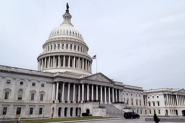 Trump 'muito satisfeito' com lei fiscal que democratas consideram 'golpe' a favor de mais ricos