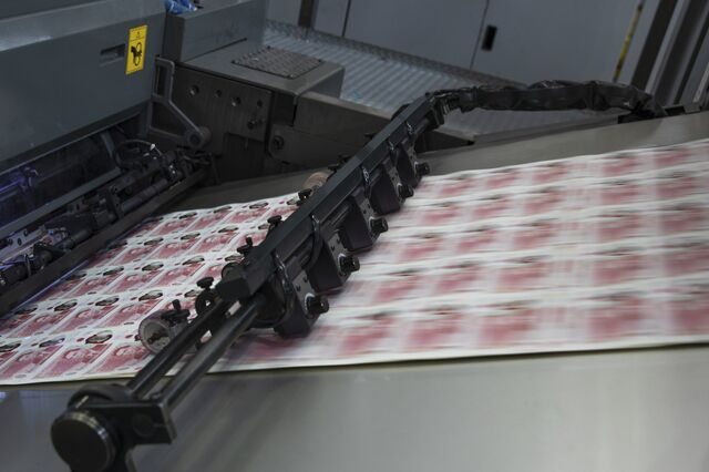 Ingleses têm um ano para gastar 24 mil milhões de libras em notas antigas