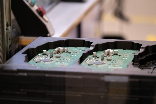 Empresas chinesas contornam sanções dos EUA e acedem a 'chips'