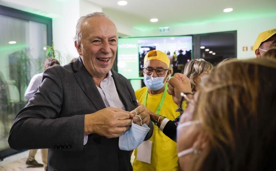 Santana vence