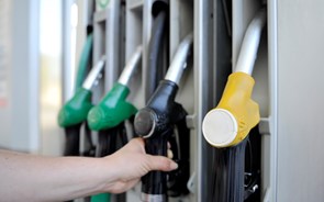 Combustíveis aumentam de novo. Mais 3,5 cêntimos na gasolina e 1,5 cêntimos no diesel 