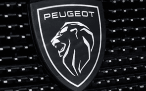 Peugeot faz a 'dobradinha' nos modelos mais vendidos até março. Veja os 50 carros preferidos dos portugueses