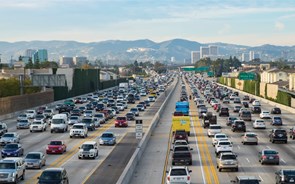 Carlos Moreno: “Não é possível continuar a viver nas cidades dos carros a gasóleo” 