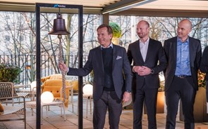 Volvo Cars acelera 24% na estreia na bolsa de Estocolmo