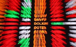 Euro em queda ligeira. Won recupera após receios de segunda lei marcial