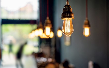 Preços da luz aumentam 1,6% em janeiro no mercado regulado, diz ERSE