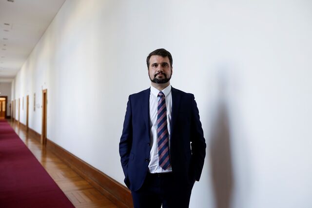 João Paulo Correia: “Alívio para empresas só com incentivos ao investimento”