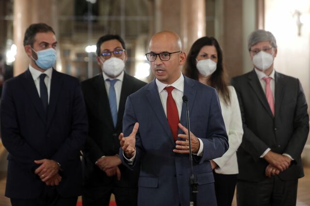 Leão defende que OE 2022 dá 'impulso à economia', apesar do saldo estrutural dizer o contrário