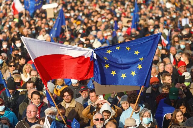 Direito Europeu: Bazuca polaca é arma contra “atropelo” de Varsóvia a Tratado 