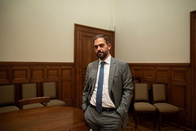 Metas de energia renovável podem ser antecipadas, diz ministro do Ambiente