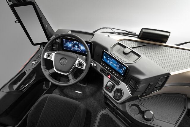 A Mercedes-Benz Trucks apresenta várias soluções inovadoras