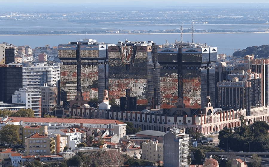 A partir de janeiro, deixa de ser possível adquirir imóveis no litoral e nas   áreas metropolitanas de Lisboa e Porto para obter vistos “gold”.