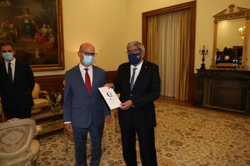 Leão entrega OE2022