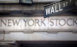 Wall Street reduz ganhos em dia de subida dos juros da dívida e do dólar