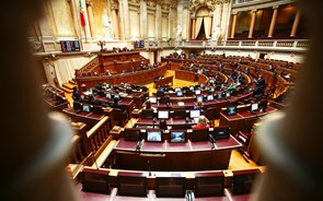 Bloco inaugura sessão legislativa com proposta para acabar com vistos gold