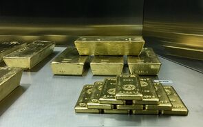 Ouro desvaloriza após recuo da inflação nos EUA