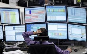 Wall Street arranca última sessão da semana em alta. Twitter reage a Musk
